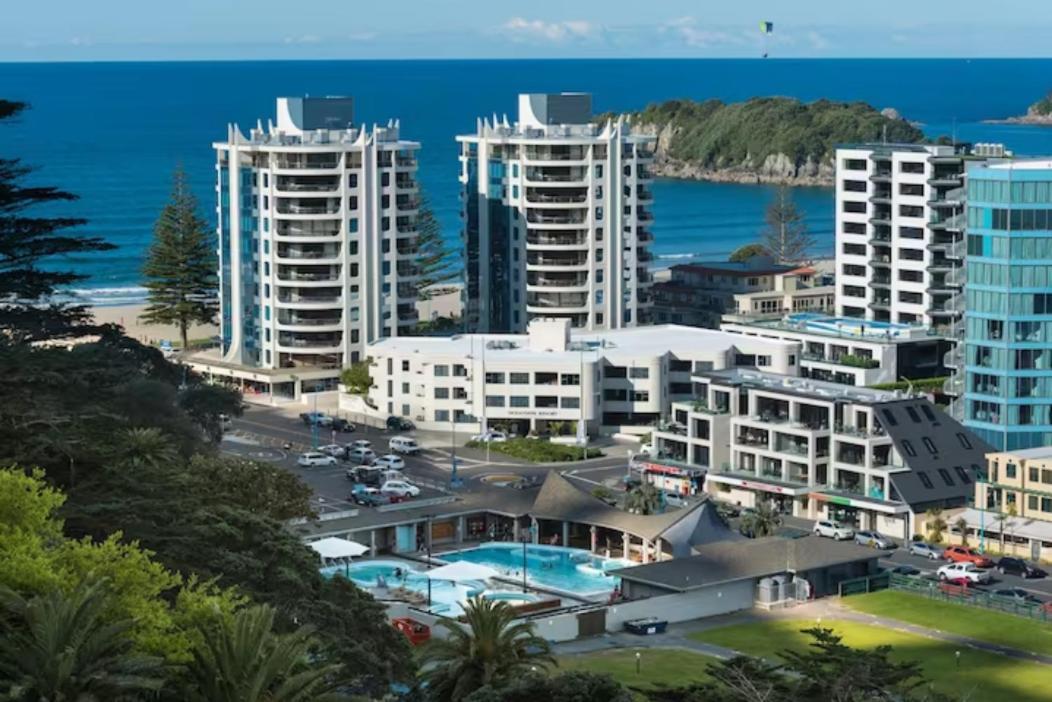 Oceanside Apartment With Garden Views Mount Maunganui Esterno foto