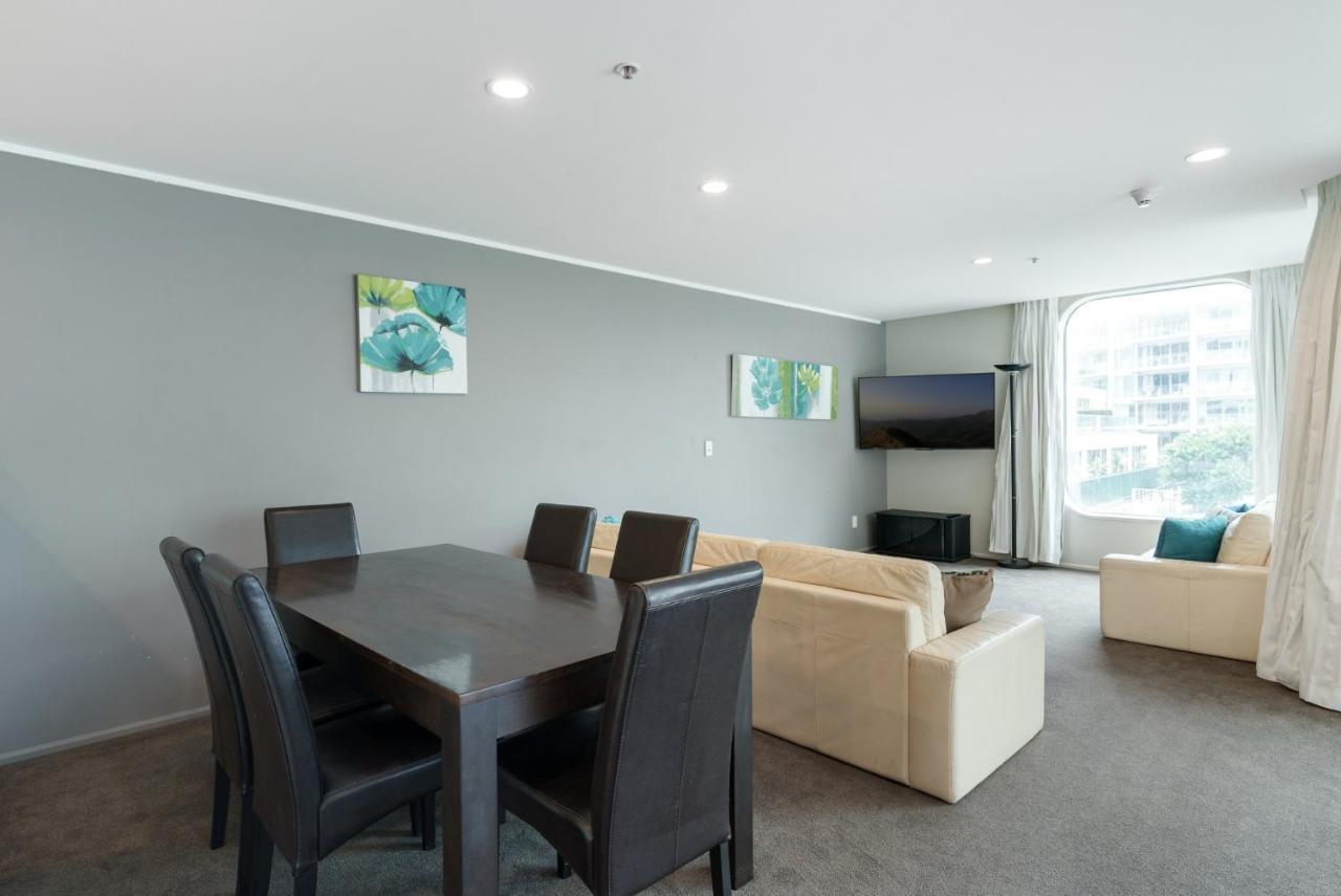 Oceanside Apartment With Garden Views Mount Maunganui Esterno foto