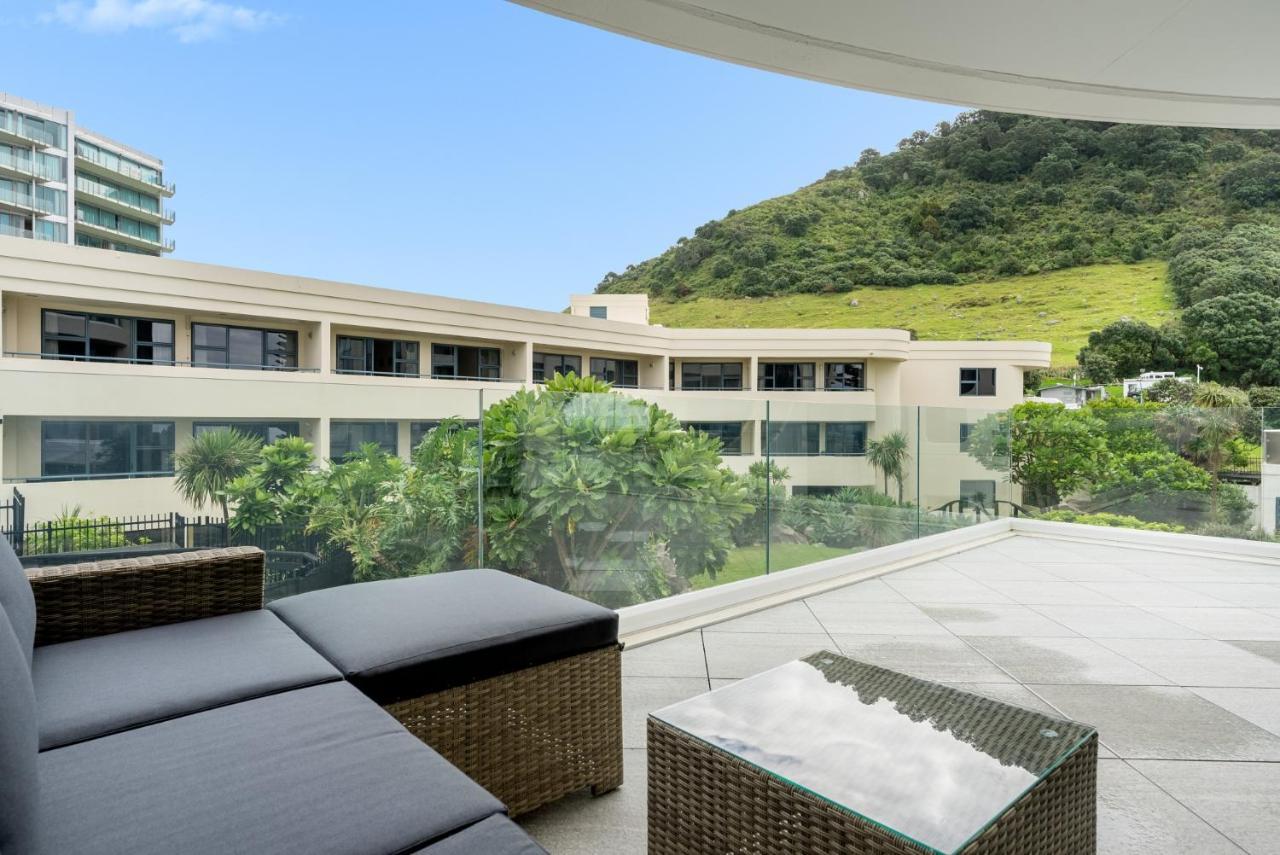 Oceanside Apartment With Garden Views Mount Maunganui Esterno foto