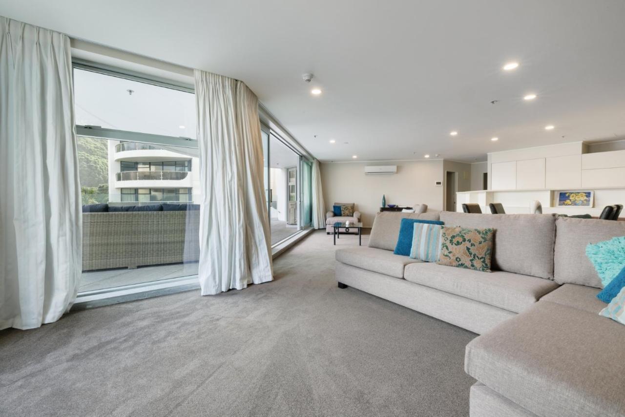 Oceanside Apartment With Garden Views Mount Maunganui Esterno foto