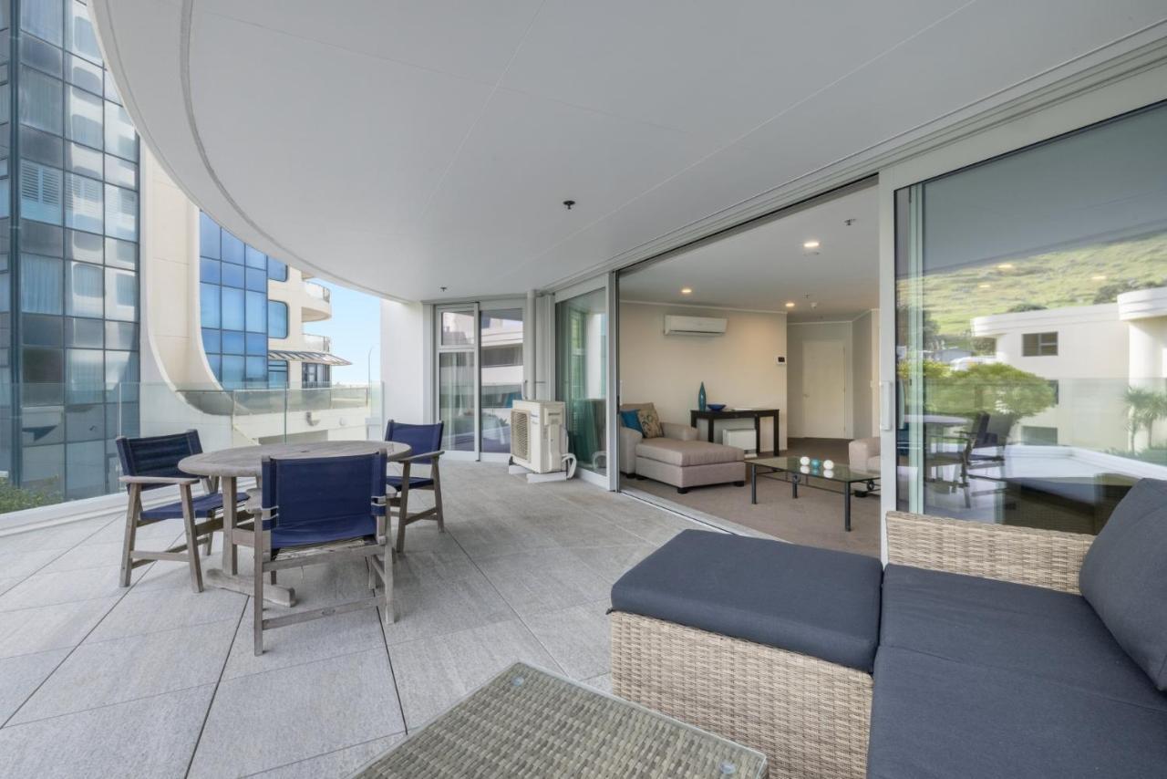 Oceanside Apartment With Garden Views Mount Maunganui Esterno foto