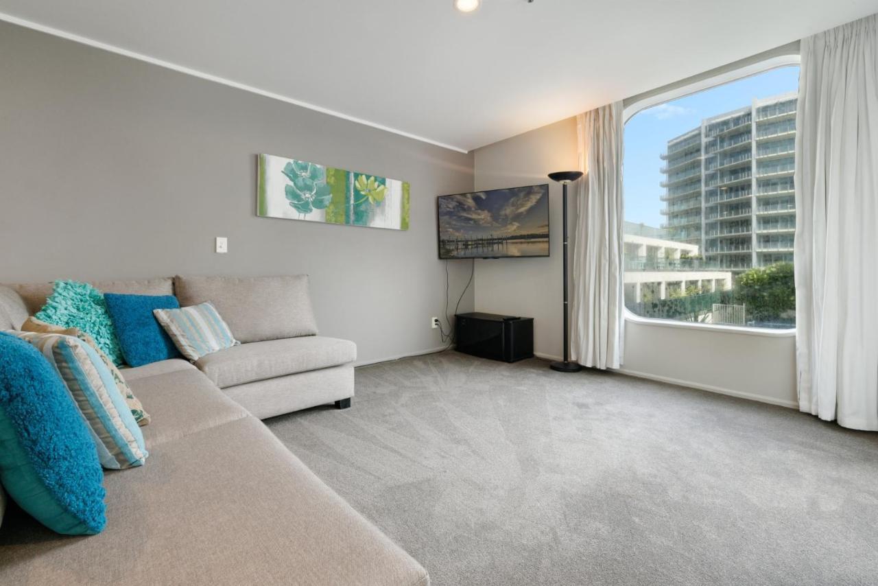 Oceanside Apartment With Garden Views Mount Maunganui Esterno foto