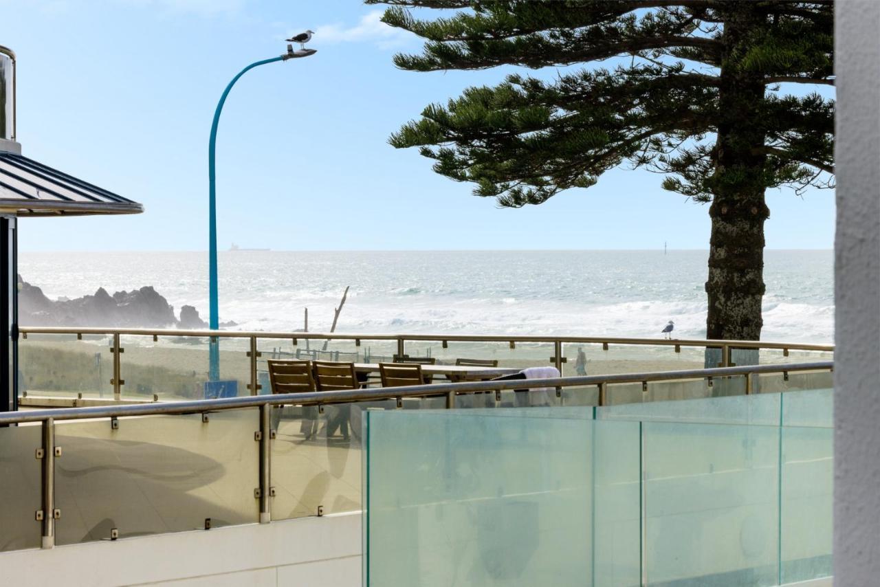 Oceanside Apartment With Garden Views Mount Maunganui Esterno foto